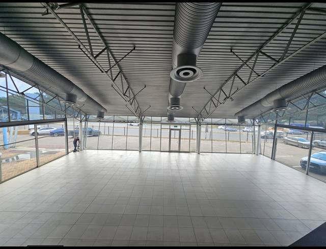 1,842M² SHOWROOM TO LET IN BRUMA